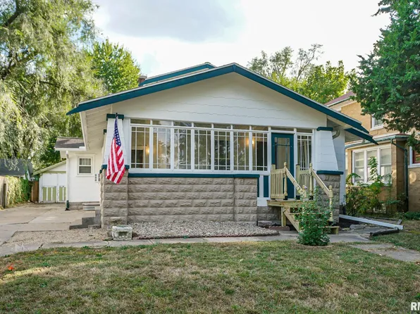 1004 Park Ave, Pekin, IL 61554