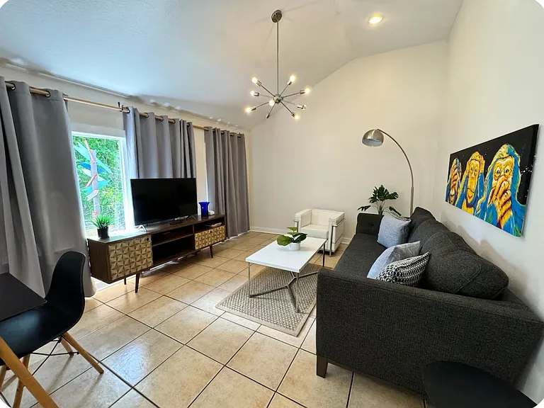 5810 N Suwanee Ave #B — Photo 7