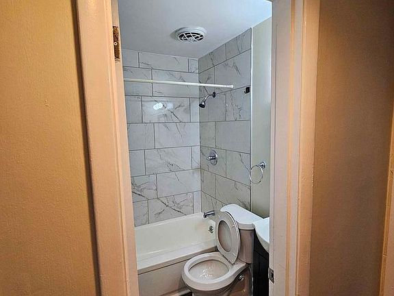 2nd image of 2403 Carlisle Ave #1