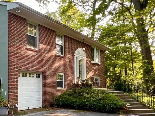 130 W 8th St, Media, PA 19063