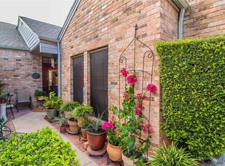 618 Crowley Rd, Arlington, TX 76012