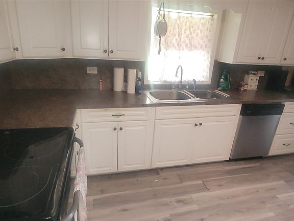 3rd image of 1358 Longacre Rd