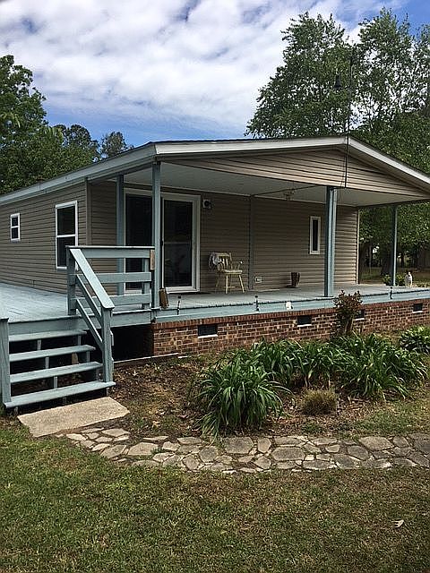 2nd image of 225 Cedar Dr