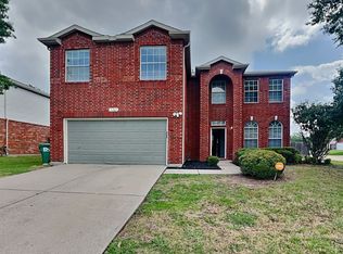 8209 Swan Park Dr, Denton, TX 76210
