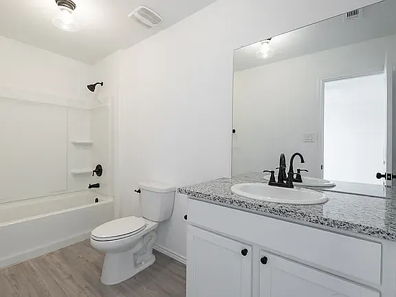 9051 Navarro Vis — Photo 15