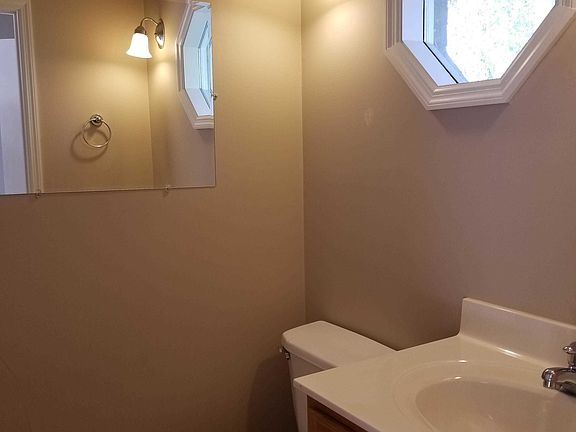 4th image of 10064 Golden Pond Dr