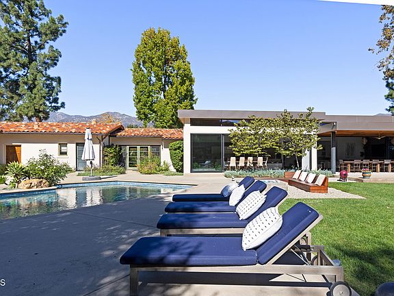 3rd image of 4201 Mesa Vista Dr