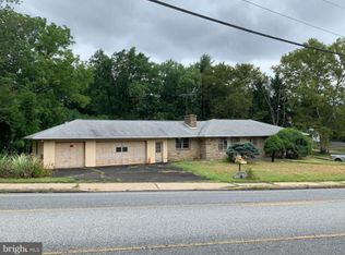 718 Fitzwatertown Rd, Willow Grove, PA 19090