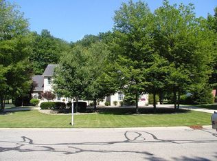 610 Avalon Dr SE, Warren, OH