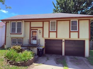8703 NW 83rd St, Kansas City, MO 64152