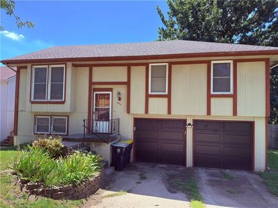 8703 NW 83rd St, Kansas City, MO, 64152