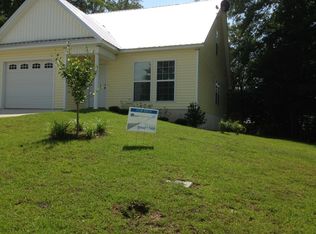 102 Cove Ln, Dothan, AL 36305