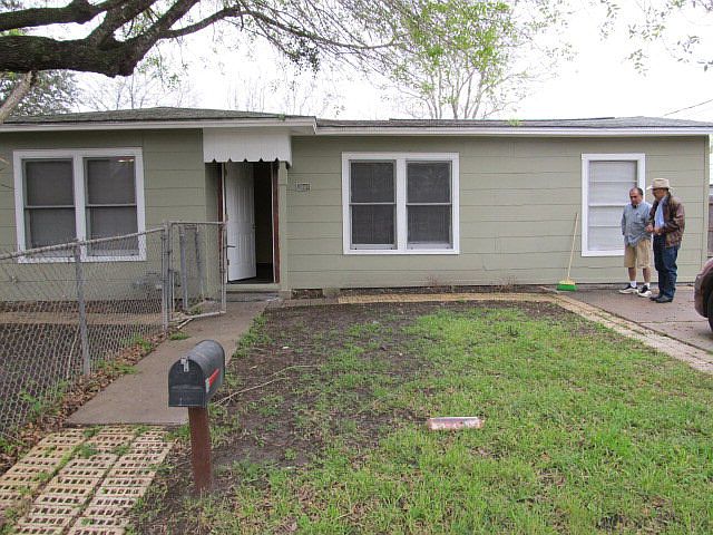 1st image of 1103 Harvey Ln