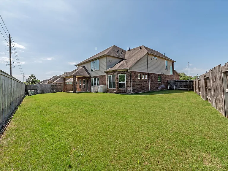 4607 Rockton Hills Ln — Photo 44
