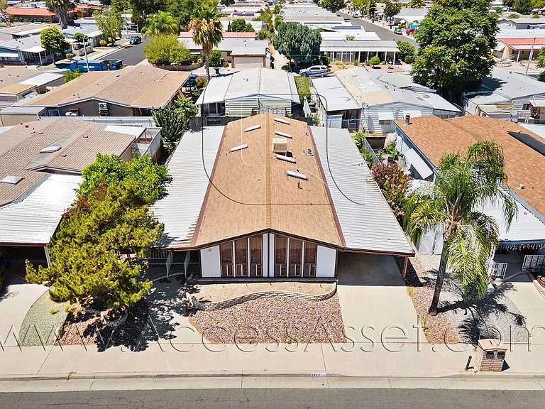 1360 Cabrillo Dr — Photo 29