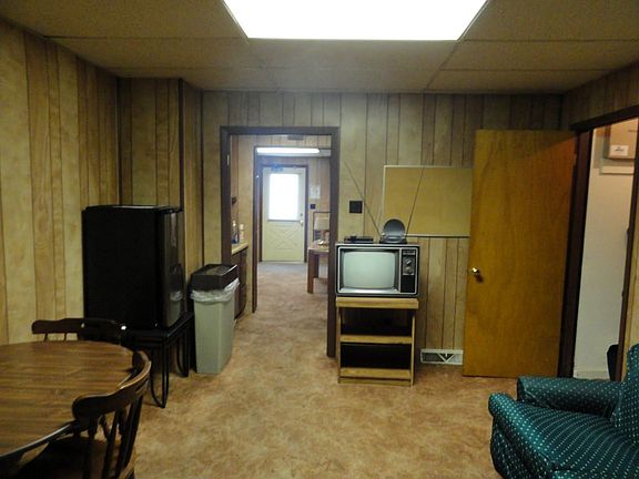 5th image of 516 Troy St