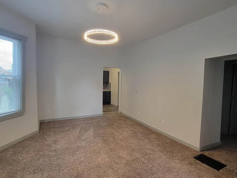 717 Huffman St — Photo 2