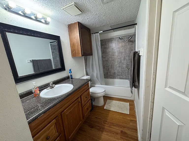 3202 Cougar Trl #C — Photo 6