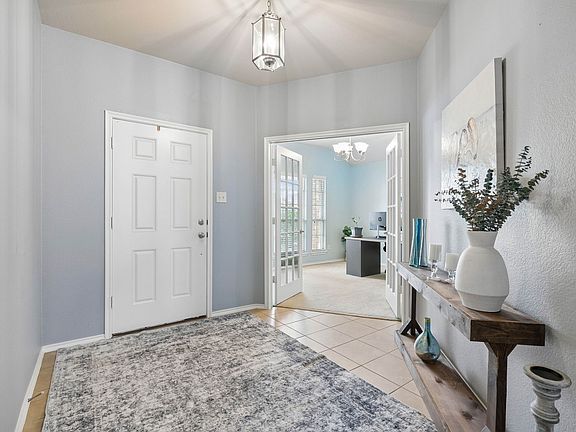 4th image of 817 Post Oak Trl