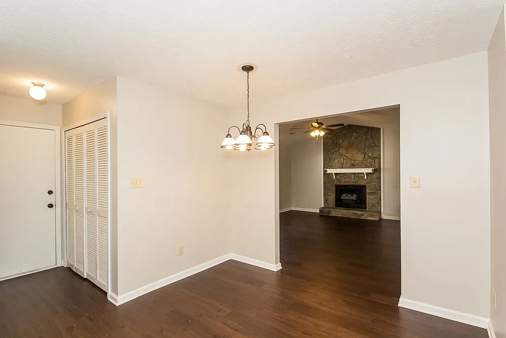 3 bed, 2.0 bath, 1414 sqft, $1,785 — Photo 4