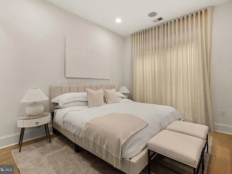 733 Euclid St NW #101 — Photo 14