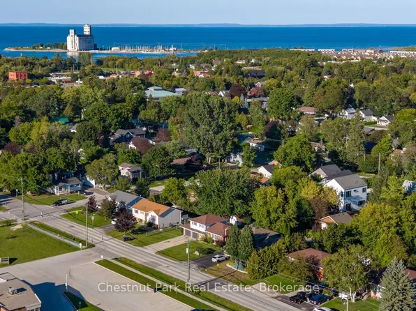 301 Spruce St, Collingwood, ON L9Y 3H2