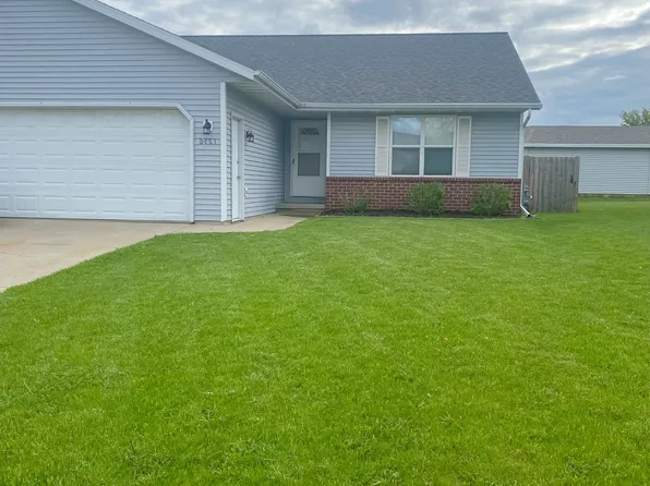 1254 Crown Ct, De Pere, WI