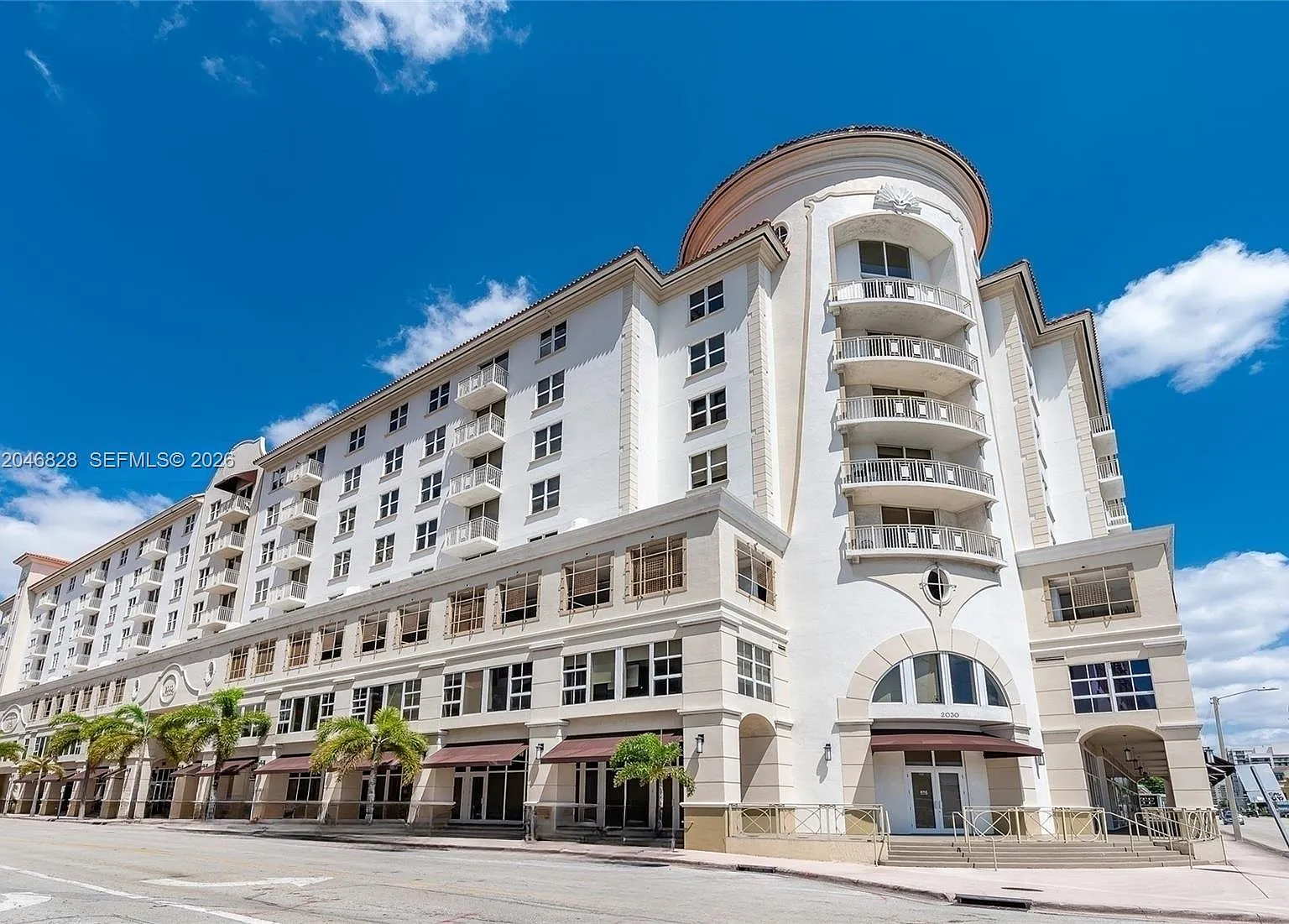 The Minorca Condo — Photo 1