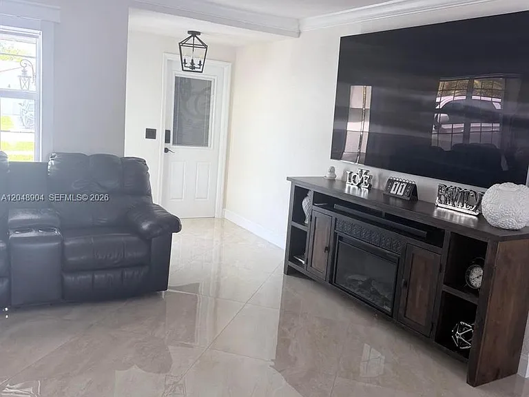 9211 NW 32nd Pl — Photo 3