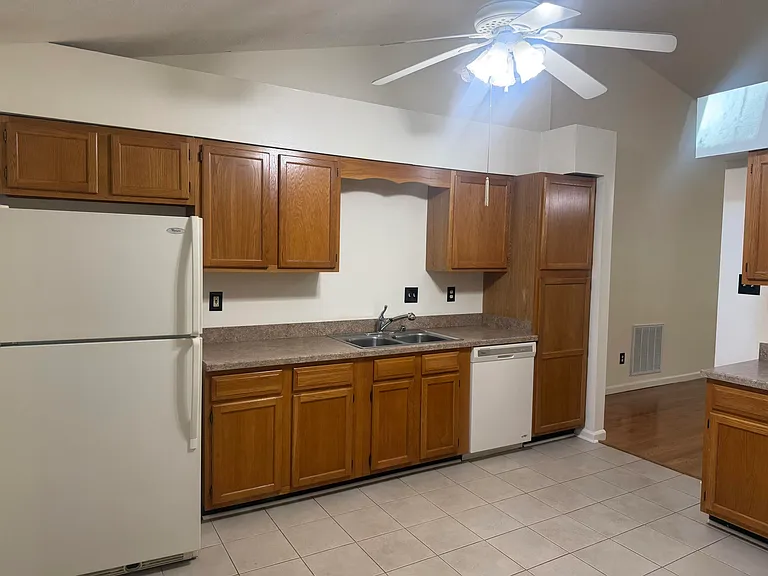 837 Ridgebrook Rd — Photo 6