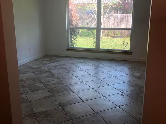 5th image of 55 Iowa Dr NE