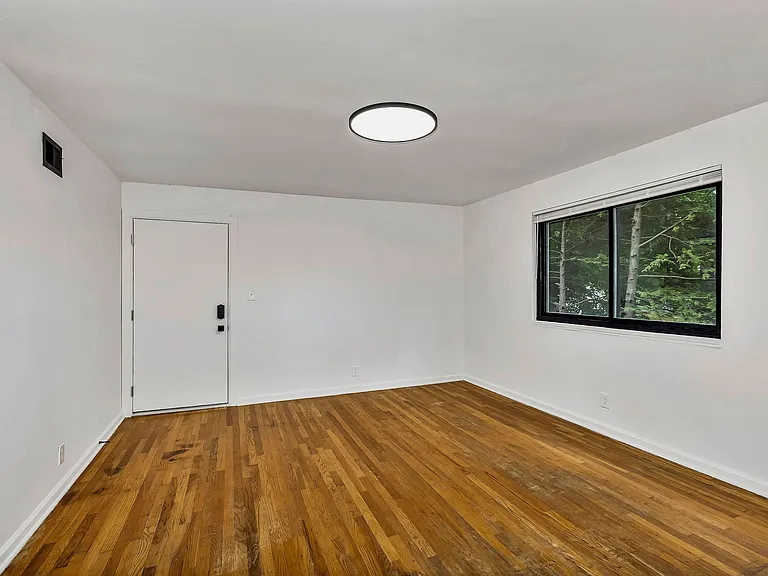 2535 Lysle Ln #4A — Photo 4