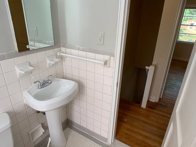 1661 Valley Ave — Photo 29