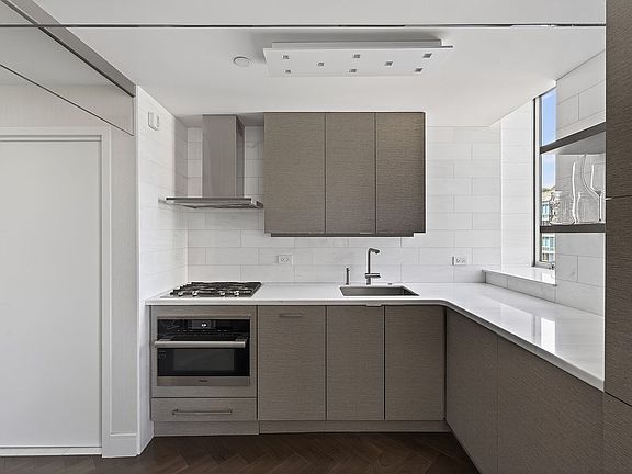 3rd image of 520 W 23rd St APT 14D