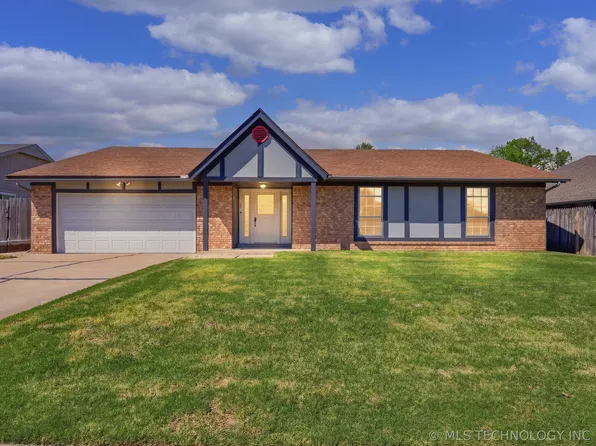 9027 E 60th St, Tulsa, OK 74145