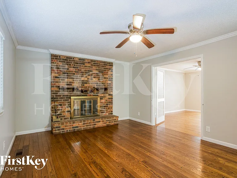 5511 Fireleaf Dr — Photo 2