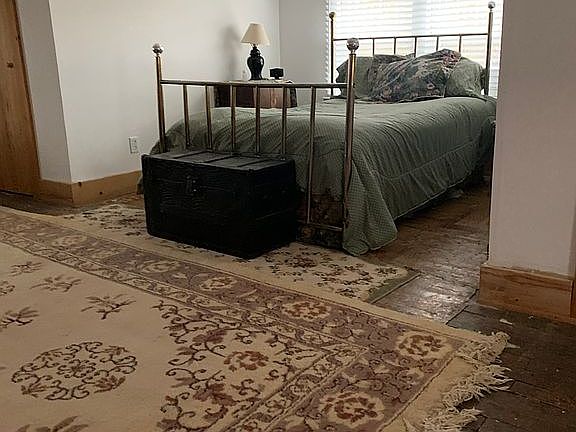 5th image of 301 E McKinley Ave