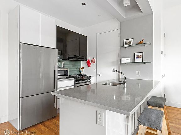 2nd image of 1124 Bedford Ave #3R
