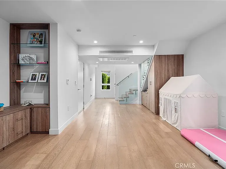 14157 Tiara St #101 — Photo 30