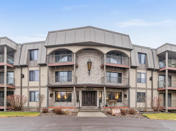 2200 Nevada Ave S APT 303, Saint Louis Park, MN 55426