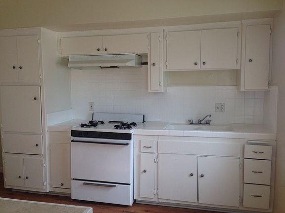 2nd image of 4240 S Figueroa St APT 14