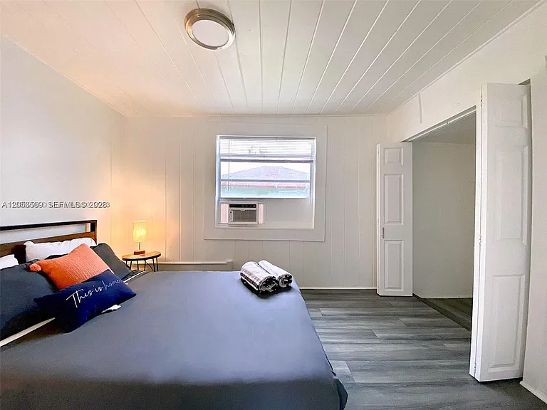 342 NW 7th Ave — Photo 6