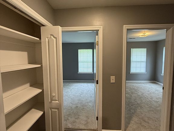 5th image of 3402 Taft Hwy #3402B