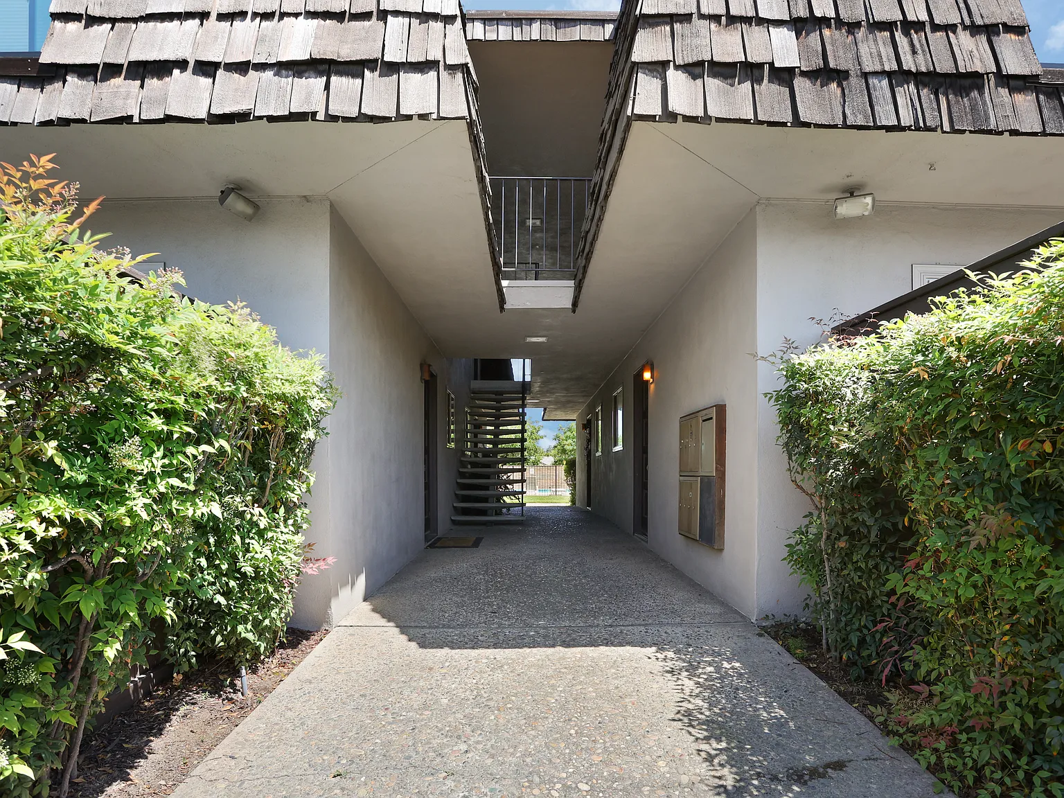 Avenue West Apartments — Photo 3