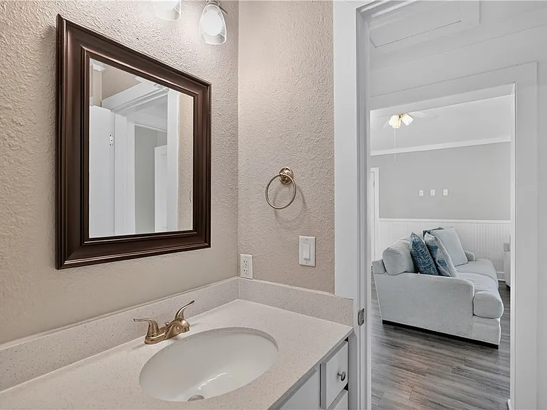 5416 Raymond Stotzer Pkwy — Photo 13