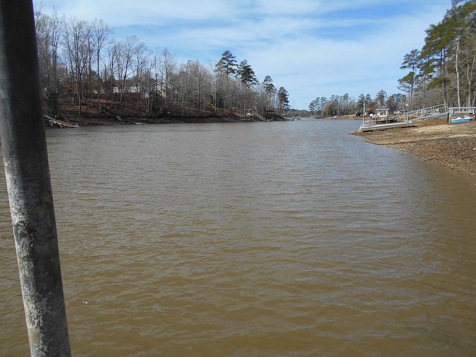 1st image of 450 Shelter Bay Dr
