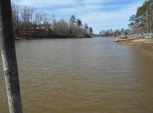 450 Shelter Bay Dr, Newberry, SC 29127