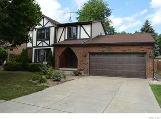 310 Brentwood Dr, North Tonawanda, NY 14120
