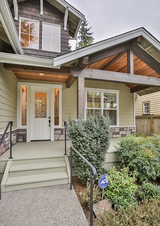 2nd image of 2549 NE 91st St