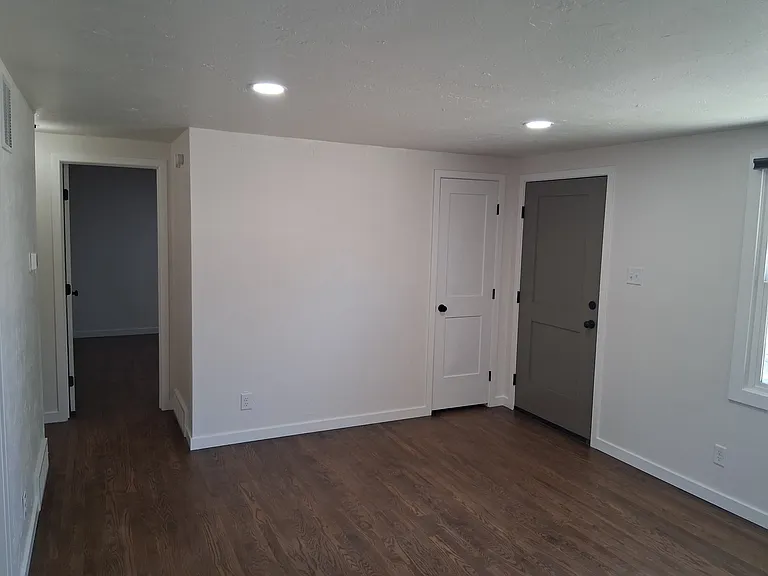 1504 Zuni Rd — Photo 6